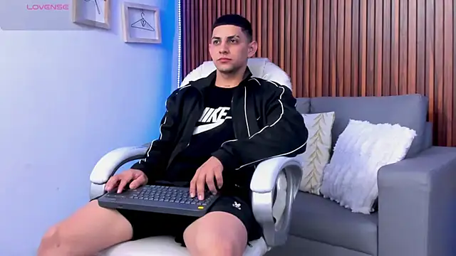 Alex cute77 online show from May 23, 12:32 pm