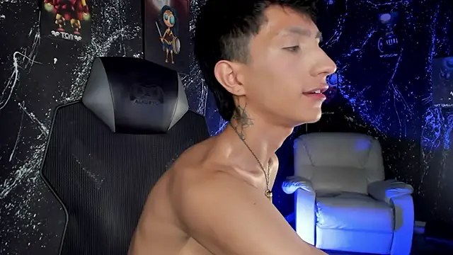 DereckCooperr online show from November 21, 11:15 pm