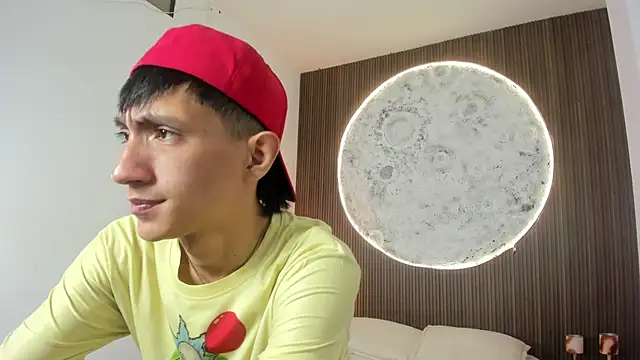 DereckCooperr online show from March 12, 1:13 am