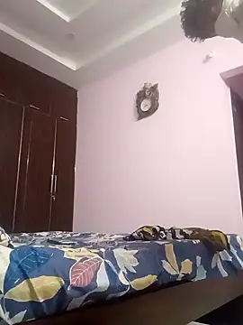 meamodel online show from April 30, 2:57 pm