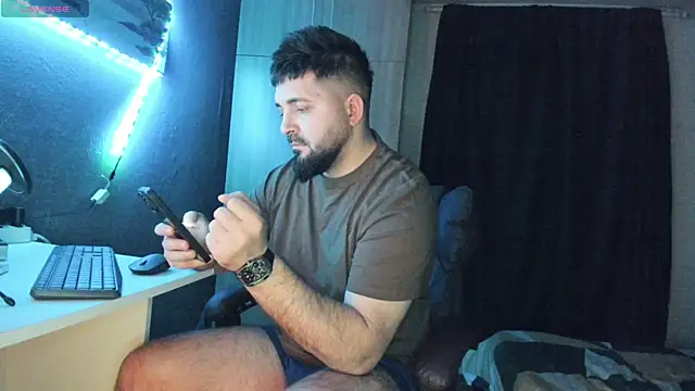 Snapshot of Eduu2322 chatting on February 9, 10:00 pm Eduu2322 online show from February 9, 10:00 pm