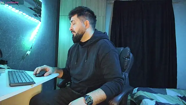 Snapshot of Eduu2322 chatting on February 23, 11:36 pm Eduu2322 online show from February 23, 11:36 pm