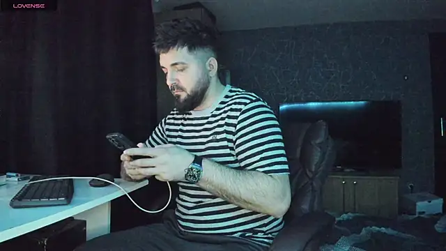 Snapshot of Eduu2322 chatting on January 13, 11:49 pm Eduu2322 online show from January 13, 11:49 pm