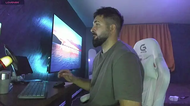 Snapshot of Eduu2322 chatting on October 21, 9:17 pm Eduu2322 online show from October 21, 9:17 pm