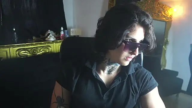 Snapshot of dantecoppolaa_ chatting on February 11, 9:46 pm dantecoppolaa  online show from February 11, 9:46 pm
