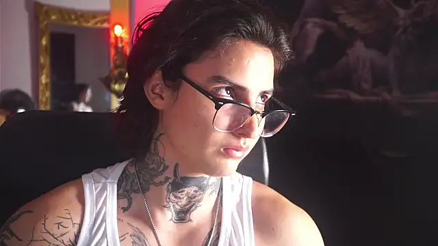 Snapshot of dantecoppolaa_ chatting on March 18, 9:54 pm dantecoppolaa  online show from March 18, 9:54 pm