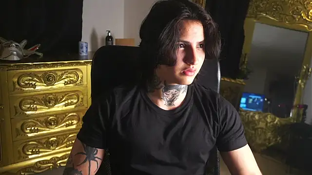 Snapshot of dantecoppolaa_ chatting on January 20, 2:11 am dantecoppolaa  online show from January 20, 2:11 am