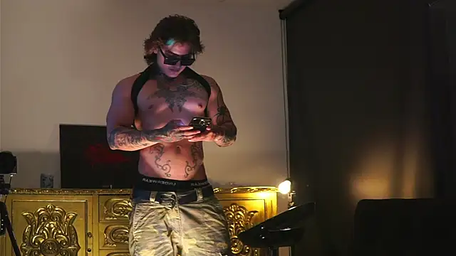 Snapshot of dantecoppolaa_ chatting on October 3, 12:48 am dantecoppolaa  online show from October 3, 12:48 am