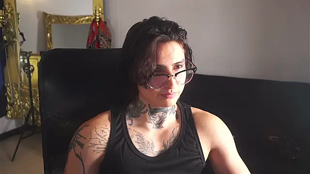 Snapshot of dantecoppolaa_ chatting on February 25, 8:30 pm dantecoppolaa  online show from February 25, 8:30 pm