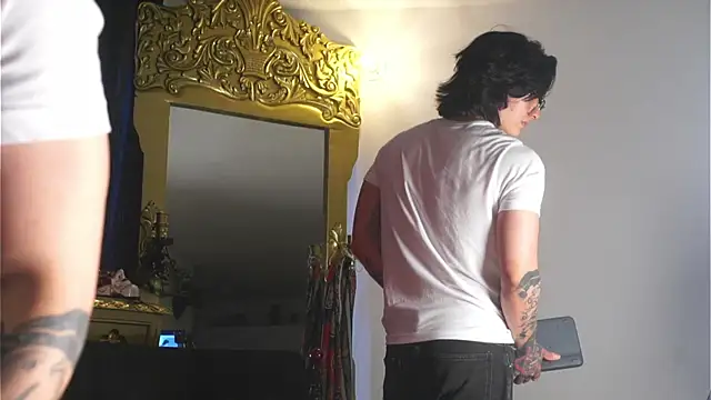 Snapshot of dantecoppolaa_ chatting on December 29, 10:03 pm dantecoppolaa  online show from December 29, 10:03 pm