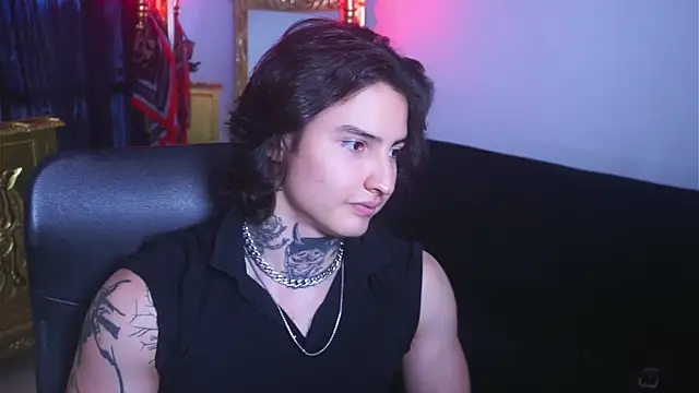Snapshot of dantecoppolaa_ chatting on March 4, 2:21 pm dantecoppolaa  online show from March 4, 2:21 pm