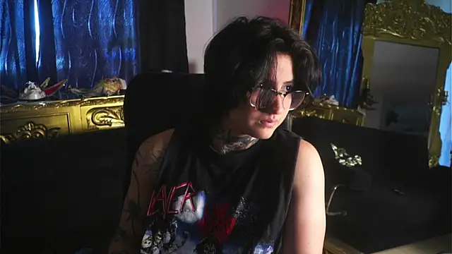 Snapshot of dantecoppolaa_ chatting on January 10, 5:45 pm dantecoppolaa  online show from January 10, 5:45 pm