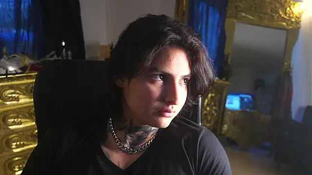 Snapshot of dantecoppolaa_ chatting on January 23, 3:43 pm dantecoppolaa  online show from January 23, 3:43 pm