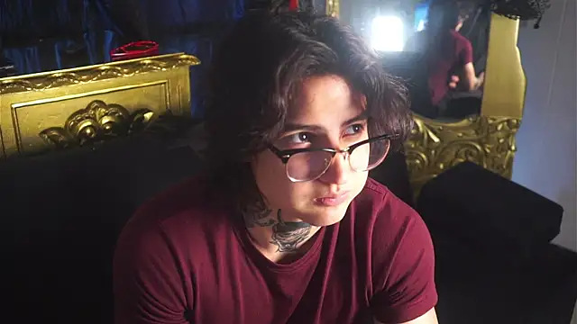 Snapshot of dantecoppolaa_ chatting on March 6, 2:18 pm dantecoppolaa  online show from March 6, 2:18 pm