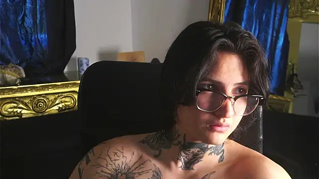 Snapshot of dantecoppolaa_ chatting on January 7, 3:54 pm dantecoppolaa  online show from January 7, 3:54 pm