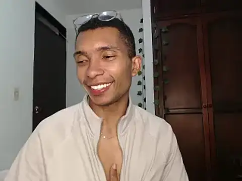 Aaronblack1  online show from January 2, 11:27 pm