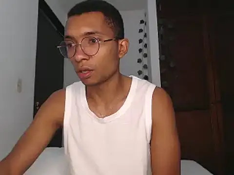 Aaronblack1  online show from January 4, 12:38 pm