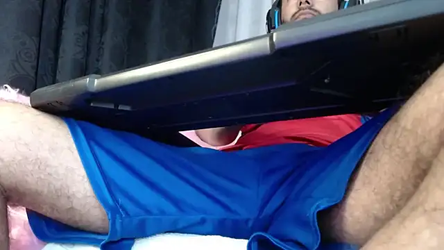 Snapshot of Tommhot chatting on January 3, 11:23 pm Tommhot online show from January 3, 11:23 pm