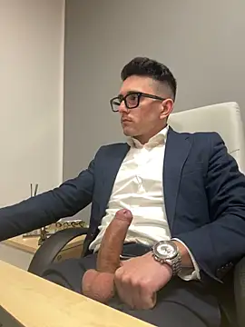 Snapshot of masterboss_ chatting on February 4, 12:55 pm masterboss  online show from February 4, 12:55 pm