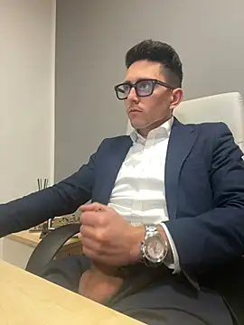 Snapshot of masterboss_ chatting on February 15, 1:05 pm masterboss  online show from February 15, 1:05 pm