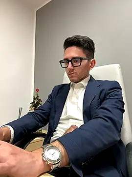 Snapshot of masterboss_ chatting on December 5, 12:44 pm masterboss  online show from December 5, 12:44 pm