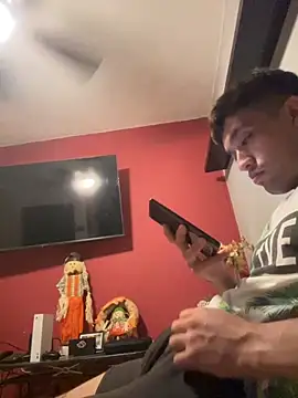 Magicerosxx69 online show from October 3, 8:08 am