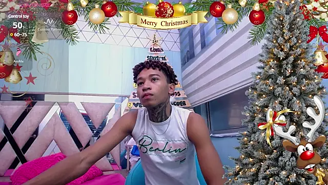Snapshot of sexy_blacks_ chatting on December 27, 11:28 am sexy blacks  online show from December 27, 11:28 am