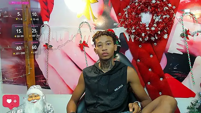 Snapshot of sexy_blacks_ chatting on December 5, 11:27 am sexy blacks  online show from December 5, 11:27 am