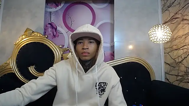 Snapshot of sexy_blacks_ chatting on December 20, 11:21 am sexy blacks  online show from December 20, 11:21 am
