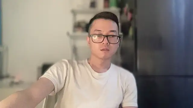 Snapshot of wangjian2324 chatting on October 27, 10:01 pm wangjian2324 online show from October 27, 10:01 pm