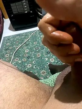 Snapshot of azginnn35 chatting on October 16, 12:29 am azginnn35 online show from October 16, 12:29 am