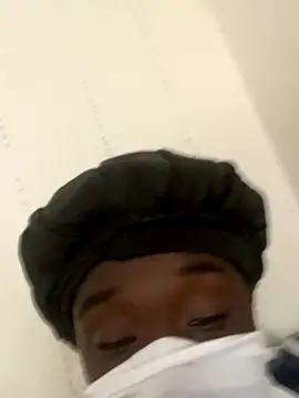 Snapshot of elninoblacko chatting on September 21, 2:17 pm elninoblacko online show from September 21, 2:17 pm