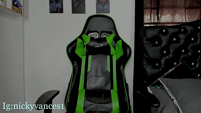 nicky vances online show from March 2, 9:33 pm