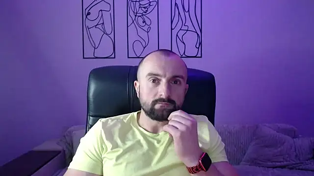 brindlefly6969 online show from December 3, 12:00 pm