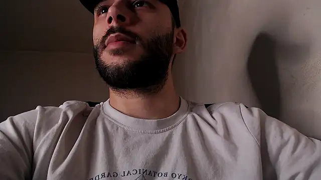 henryaxe online show from April 4, 11:40 am