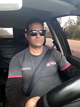 hecwil8 online show from October 28, 11:45 am