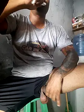 hecwil8 online show from January 14, 7:28 pm