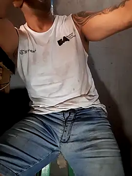 hecwil8 online show from December 22, 3:31 pm