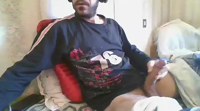 Snapshot of tozebrito_hd chatting on February 8, 1:11 pm tozebrito hd online show from February 8, 1:11 pm