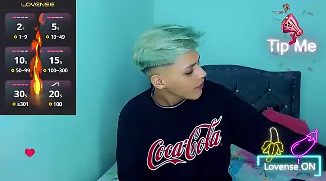 Liamscott  online show from February 2, 4:15 am