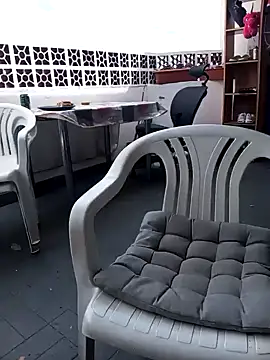 Snapshot of Themadhatter90 chatting on February 2, 12:02 pm Themadhatter90 online show from February 2, 12:02 pm