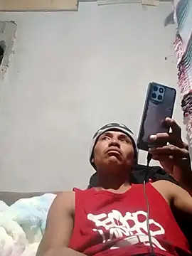 Snapshot of Moreno1813 chatting on February 7, 5:31 am Moreno1813 online show from February 7, 5:31 am