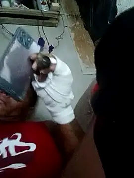 Snapshot of Moreno1813 chatting on March 18, 6:28 am Moreno1813 online show from March 18, 6:28 am