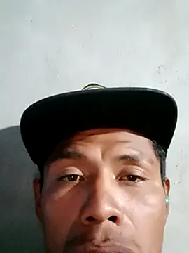 Snapshot of Moreno1813 chatting on February 2, 10:35 am Moreno1813 online show from February 2, 10:35 am