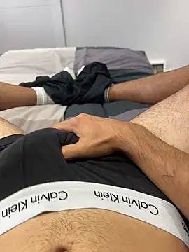 Snapshot of h0rnyguy001 chatting on September 29, 6:12 am h0rnyguy001 online show from September 29, 6:12 am