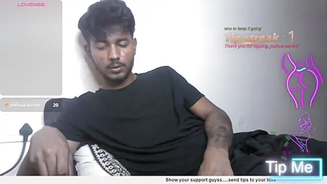 Snapshot of just_fucks chatting on October 25, 8:21 pm just fucks online show from October 25, 8:21 pm