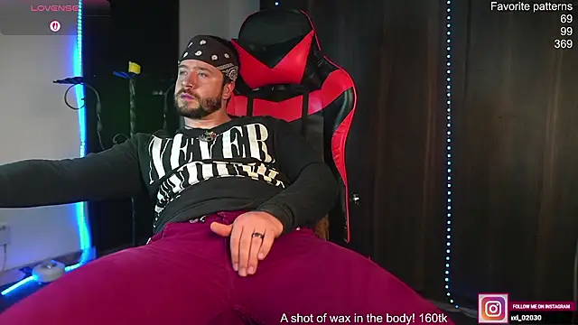 just maxii online show from February 3, 1:03 am