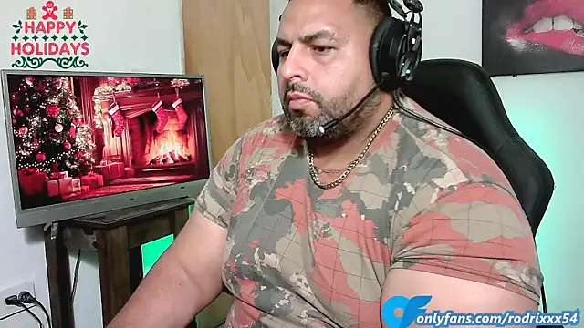 Snapshot of rodrix54 chatting on December 22, 12:39 am rodrix54 online show from December 22, 12:39 am