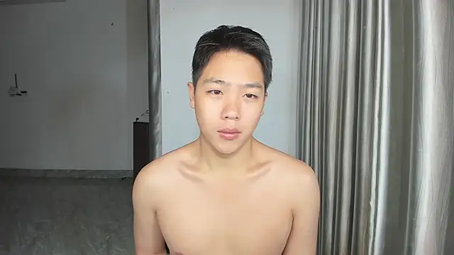 Snapshot of Oliver_Nl chatting on January 18, 3:35 am Oliver Nl online show from January 18, 3:35 am