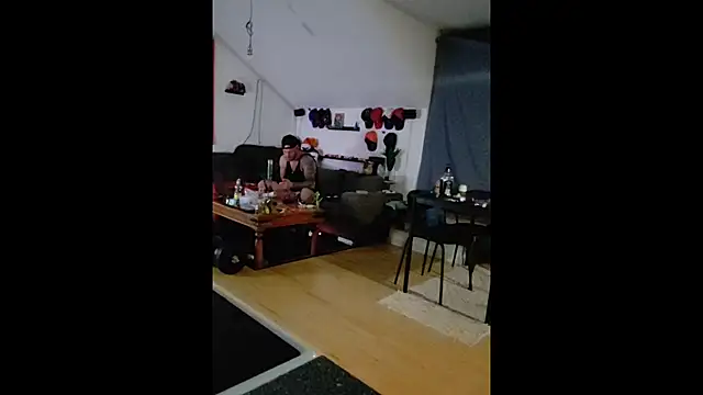 Snapshot of eltoulou chatting on January 11, 11:02 pm eltoulou online show from January 11, 11:02 pm